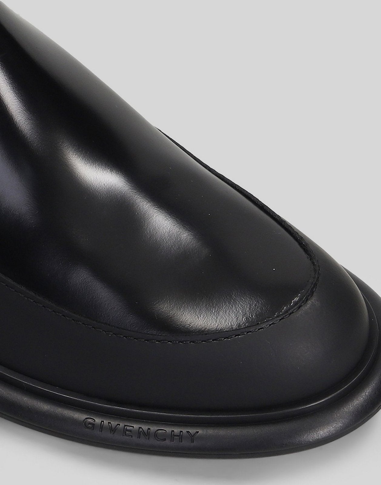 Givenchy Gent Chelsea Boots